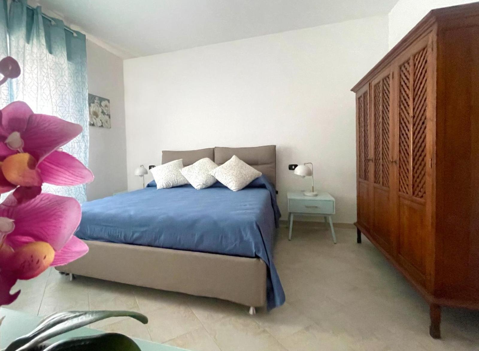 Cocteau House Apartment Олбия Екстериор снимка